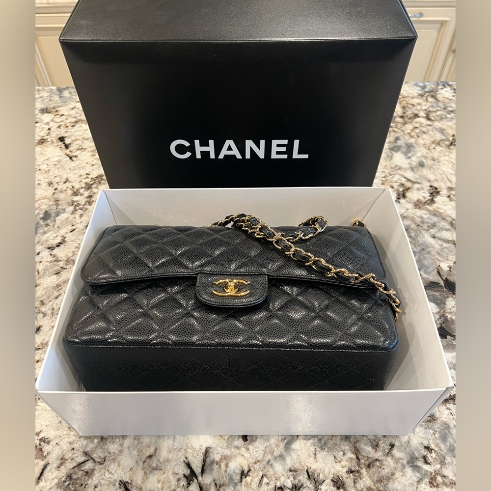 Chanel Classic Caviar Quilted Jumbo Flap Bag (Brand New).